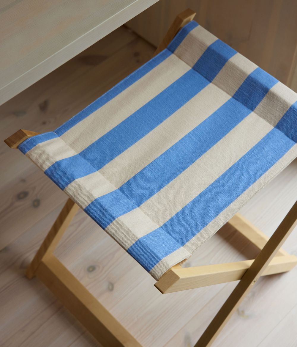 Folding stool +1