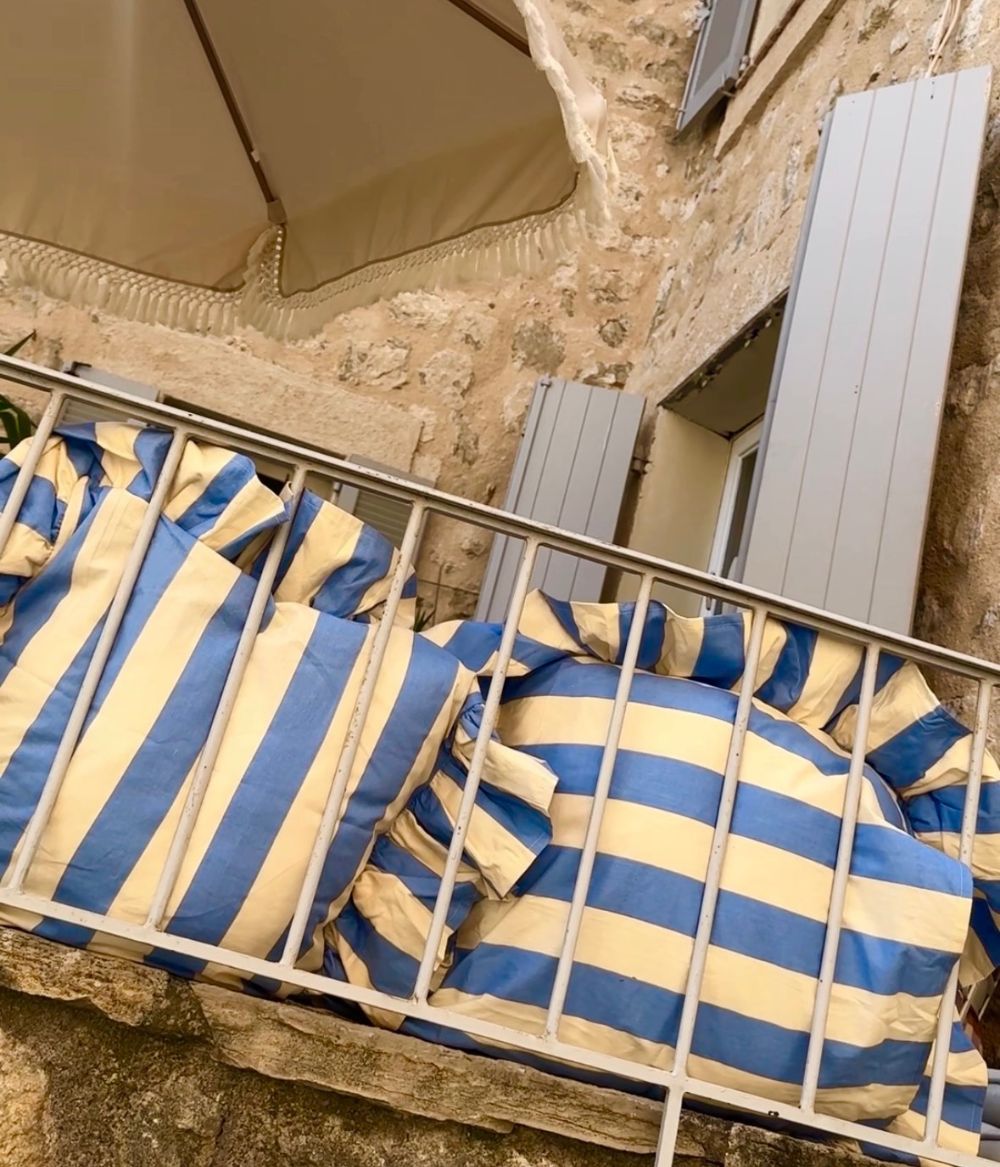 Frill cushion cover Franka