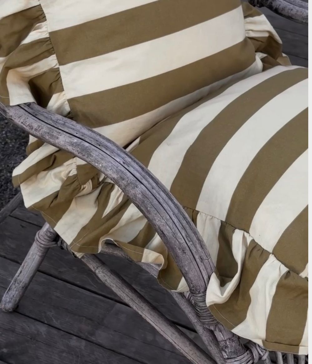 Frill cushion cover Simona