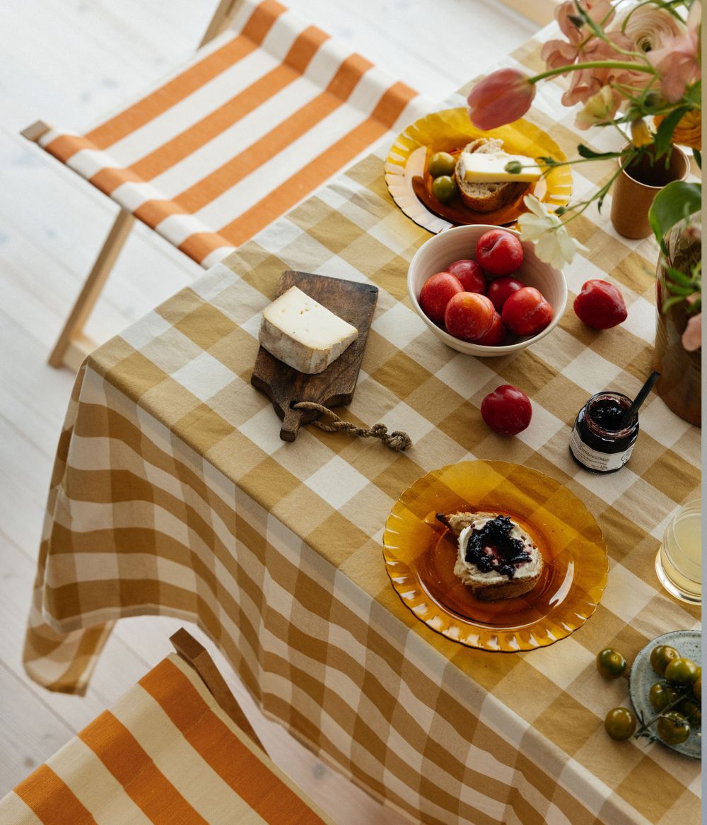 Tablecloth Ruth