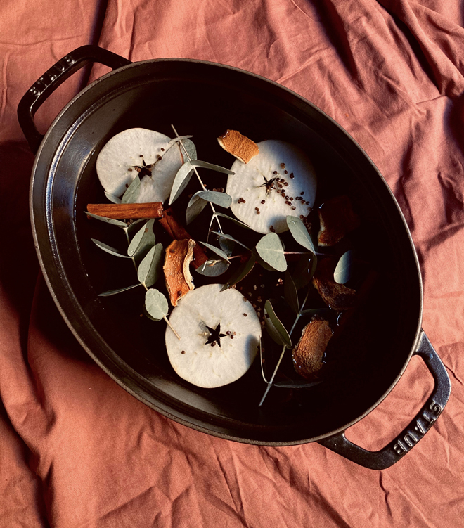 Apple, bitter orange, eucalyptus, cardamom seeds, cinnamon stick and orange flower water